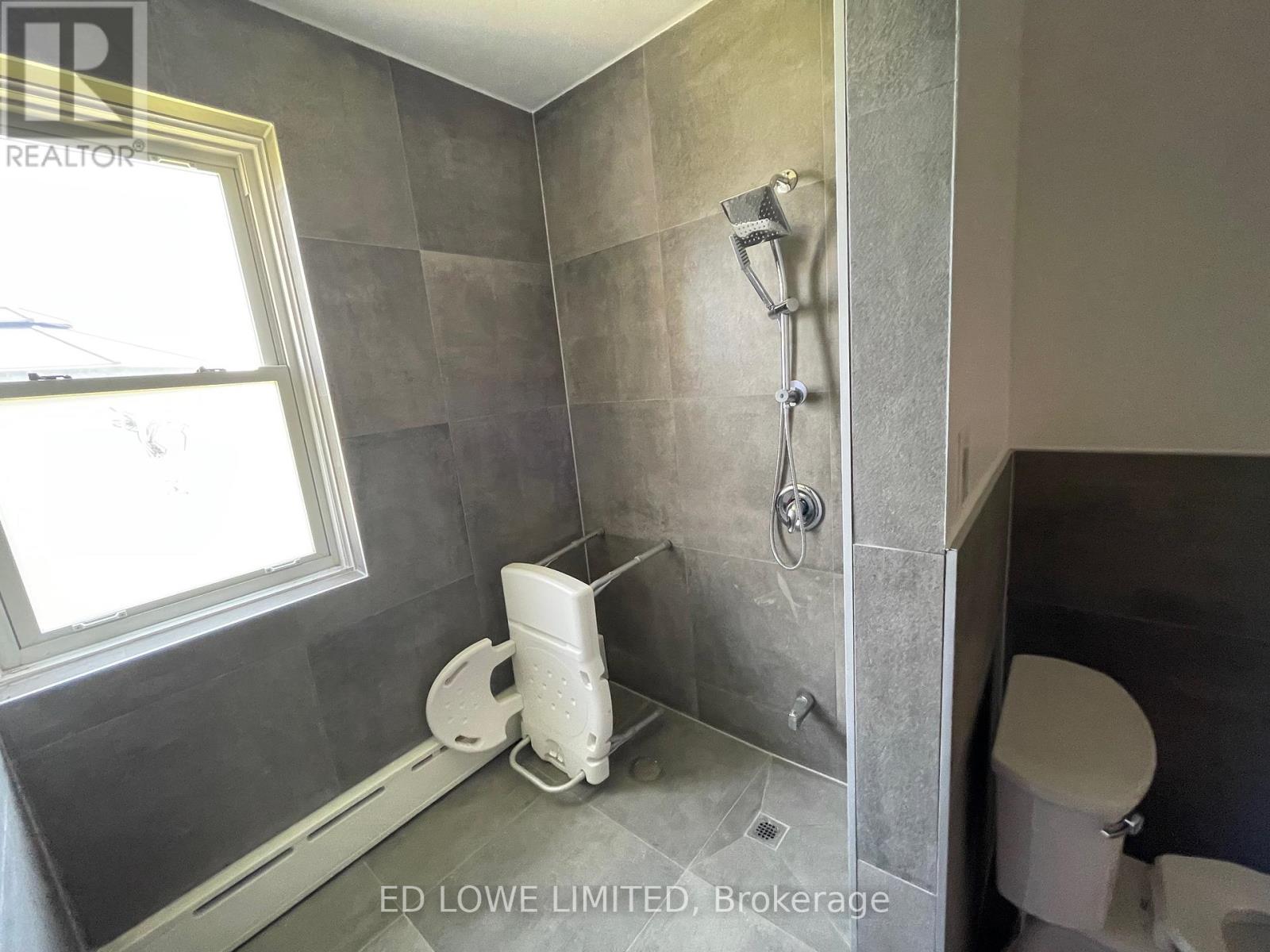 39 Poyntz Street, Penetanguishene, Ontario  L9M 1N5 - Photo 14 - S9506256