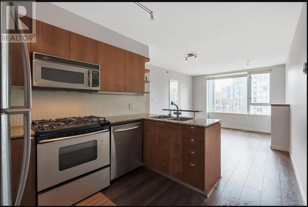 Listing Picture 6 of 15 : 906 822 SEYMOUR STREET, Vancouver / 溫哥華 - 魯藝地產 Yvonne Lu Group - MLS Medallion Club Member