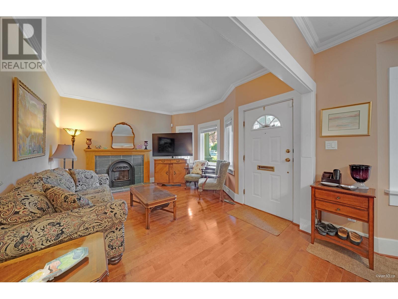 2537 Trinity Street, Vancouver, British Columbia  V5K 1E3 - Photo 5 - R2937970