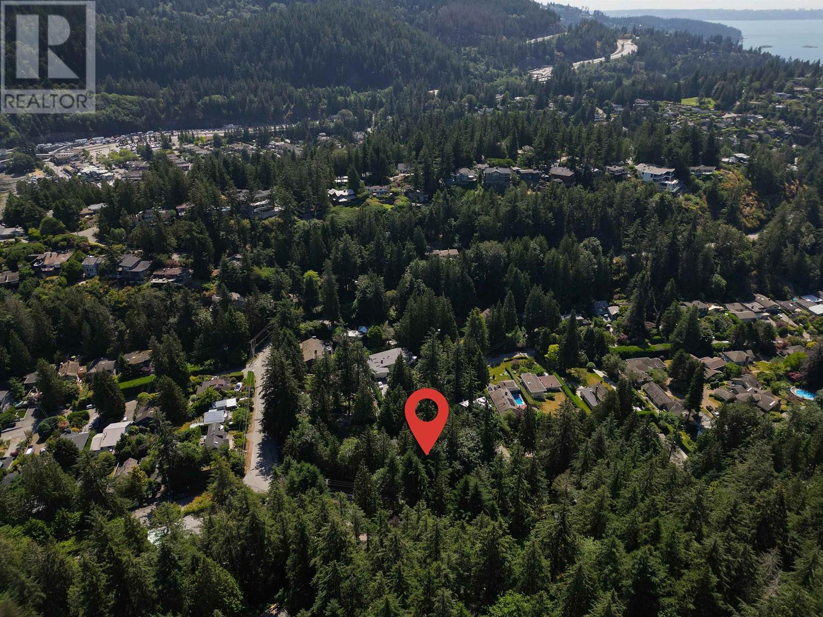 6779 DUFFERIN AVENUE, West Vancouver, British Columbia One Percent