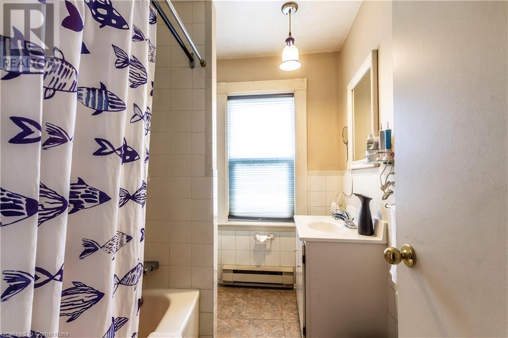 311 Weir Street N, Hamilton, Ontario  L8H 5G4 - Photo 8 - 40667036