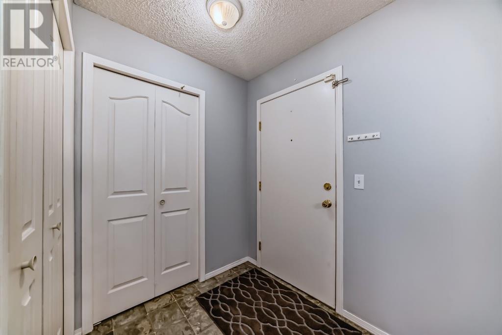 1107, 1000 Somervale Court Sw, Calgary, Alberta  T2Y 4K4 - Photo 3 - A2158708