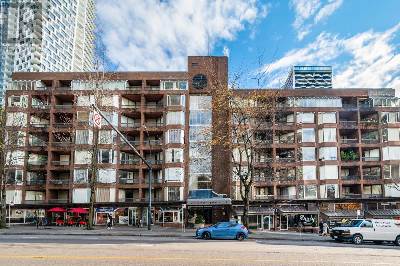 213 1330 Burrard Street, Vancouver, British Columbia  V6Z 2B8 - Photo 1 - R2938053