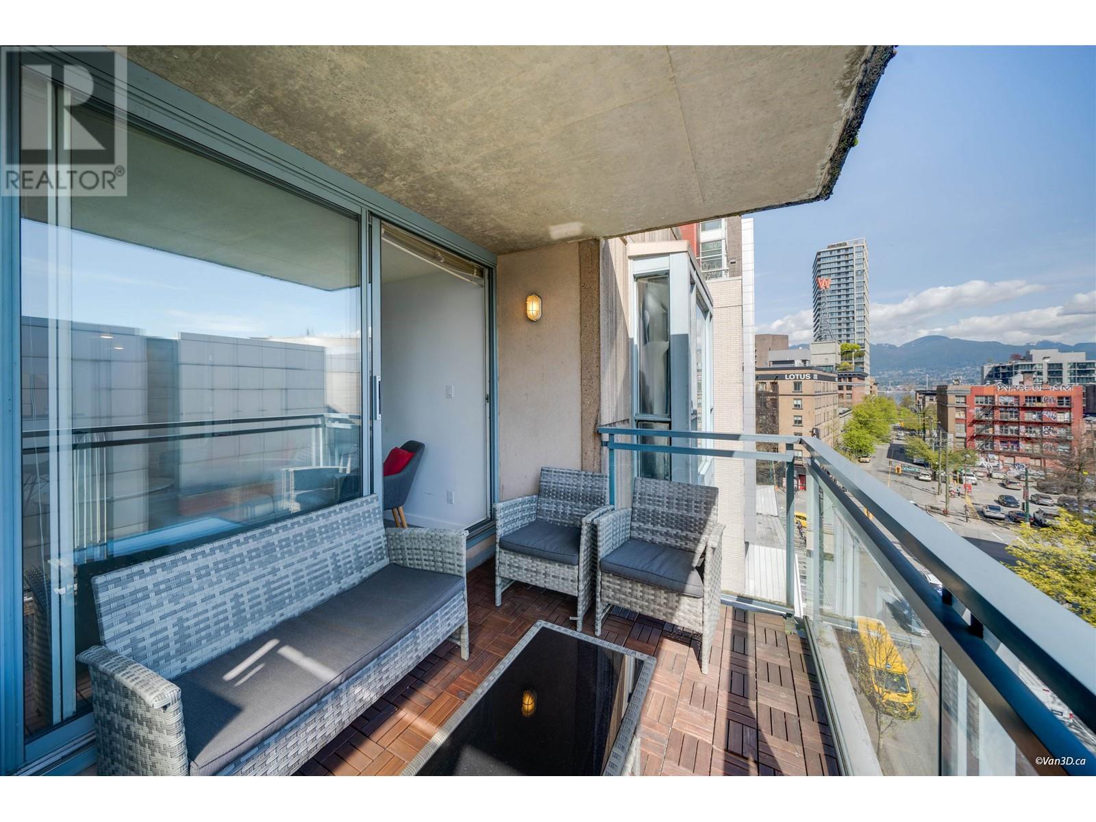 Listing Picture 3 of 20 : 615 555 ABBOTT STREET, Vancouver / 溫哥華 - 魯藝地產 Yvonne Lu Group - MLS Medallion Club Member