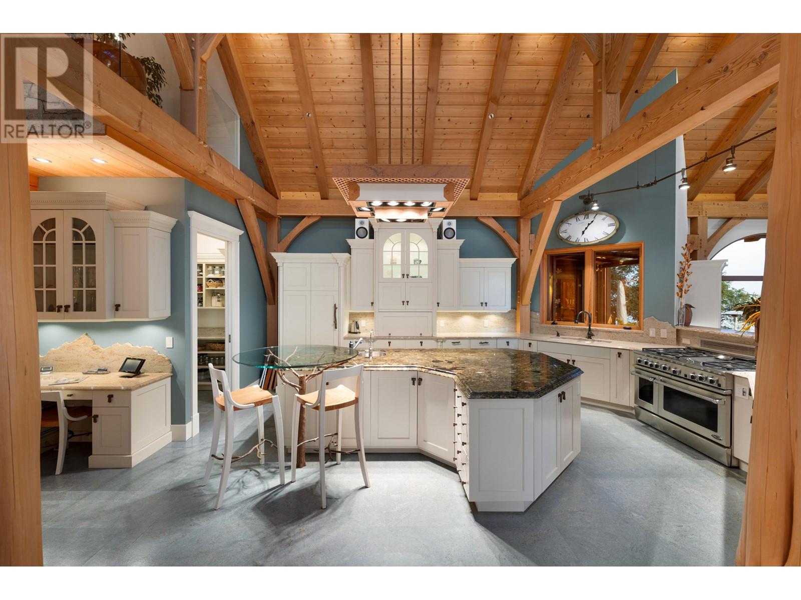 5871-5879 Sunshine Coast Highway, Sechelt, British Columbia  V0N 3A0 - Photo 15 - R2938071