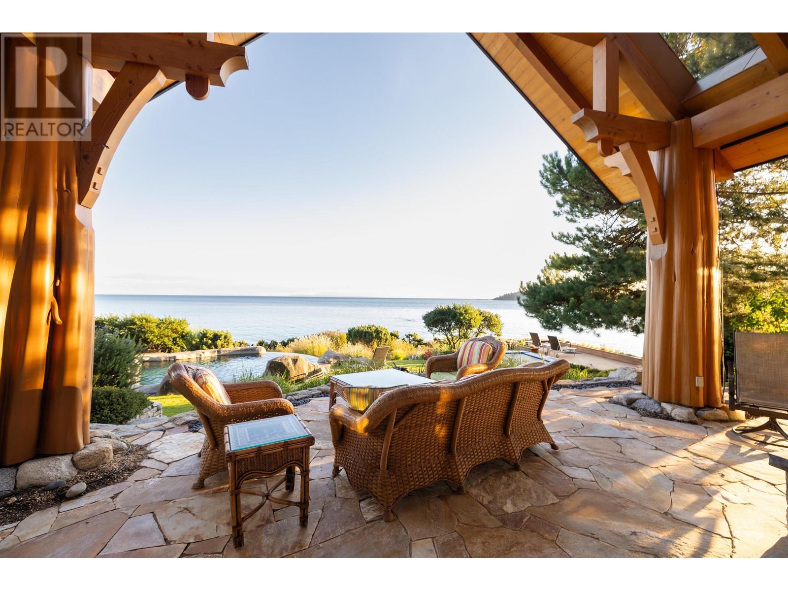 5871-5879 Sunshine Coast Highway, Sechelt, British Columbia  V0N 3A0 - Photo 17 - R2938071