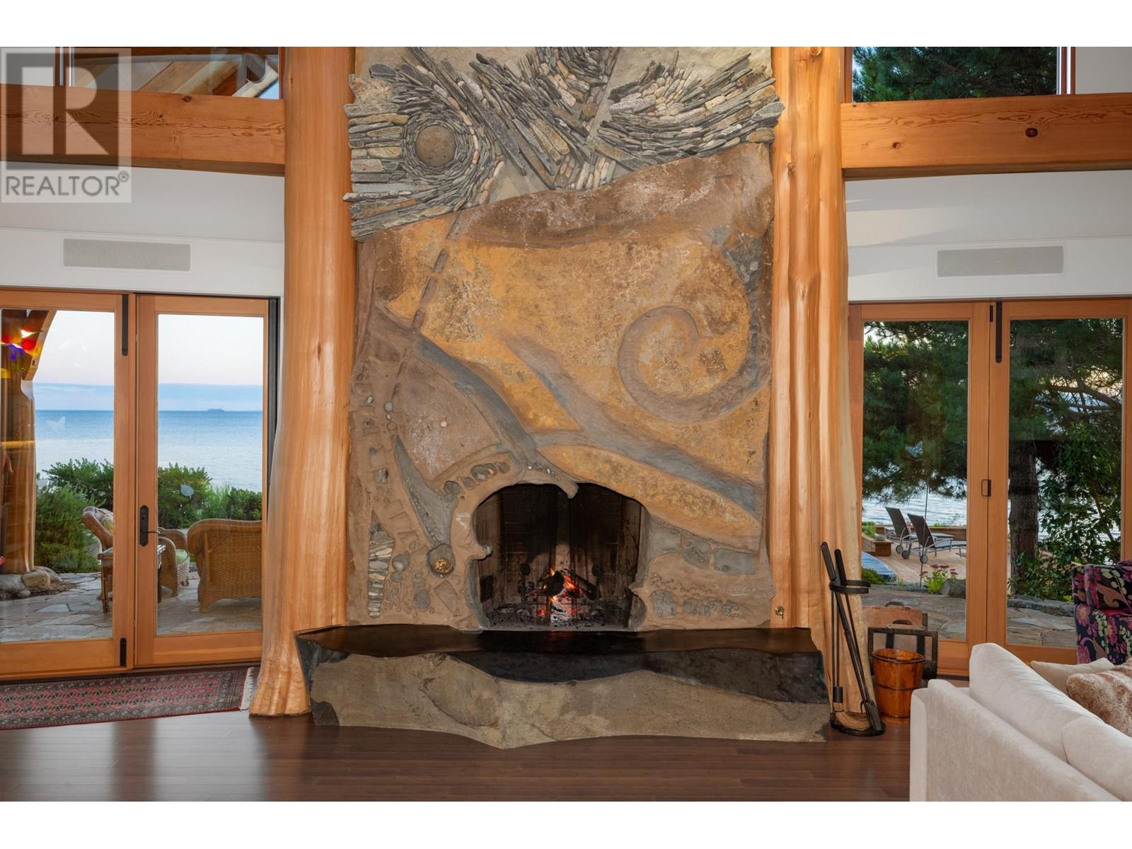 5871-5879 Sunshine Coast Highway, Sechelt, British Columbia  V0N 3A0 - Photo 7 - R2938071