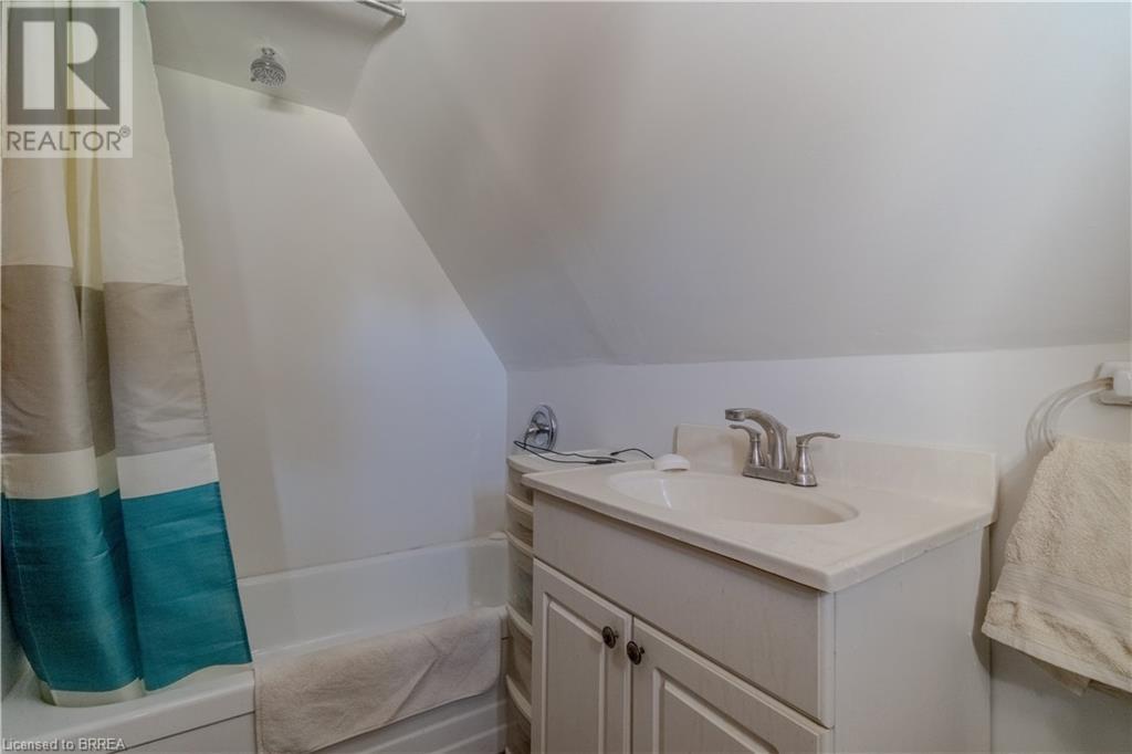 6 Patricia Street, Brantford, Ontario  N3T 1W5 - Photo 11 - 40659445