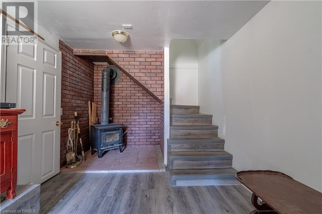 6 Patricia Street, Brantford, Ontario  N3T 1W5 - Photo 5 - 40659445