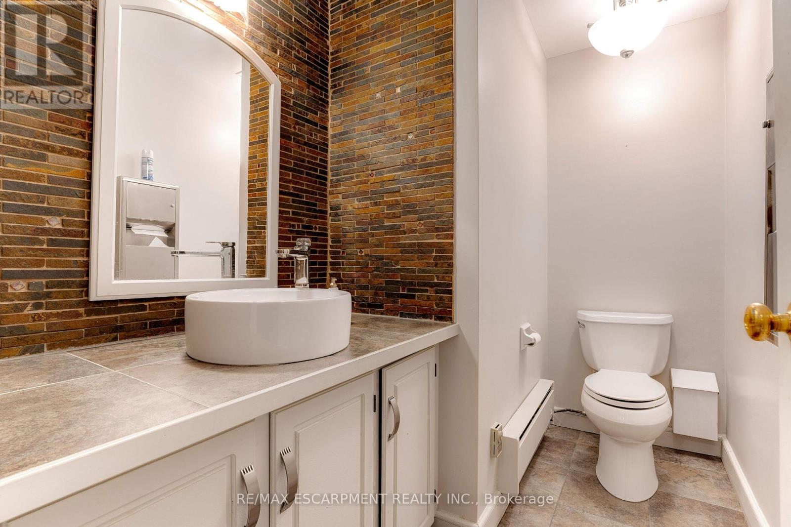 13-15 Bold Street, Hamilton (Durand), Ontario  L8P 1T3 - Photo 8 - X9491237