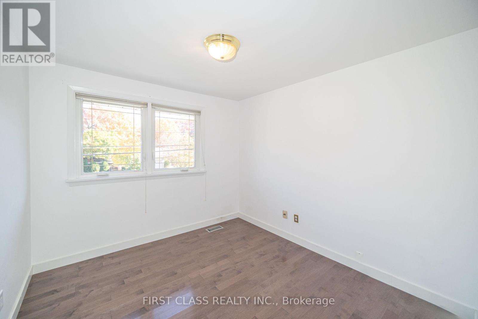 92 Page Avenue, Toronto, Ontario  M2K 2B7 - Photo 24 - C9372783