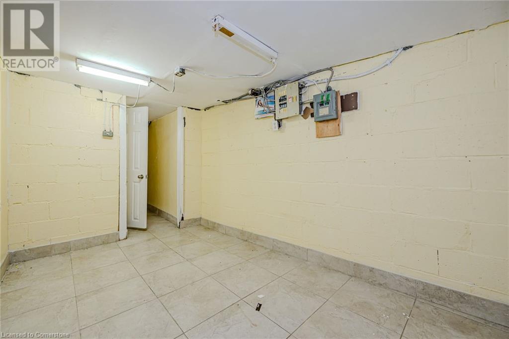 1353 Main Street E Unit# 1Hamilton, Ontario  L8K 1B6 - Photo 13 - 40666674