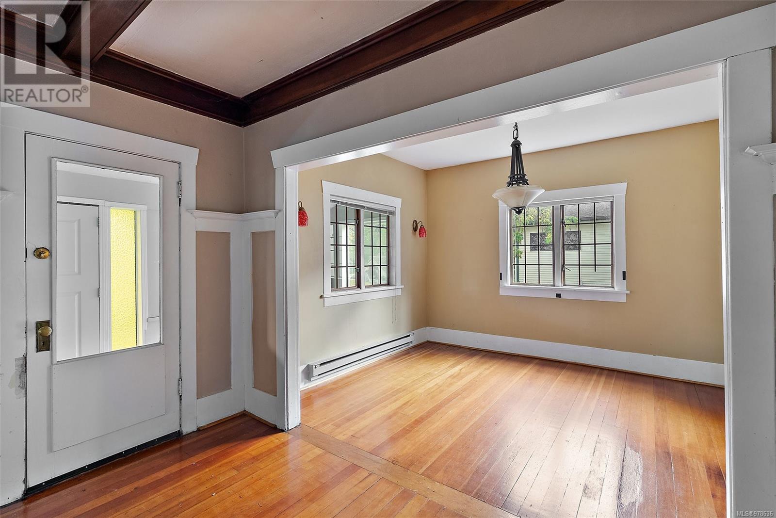 Property at 9676 Seventh St image 4