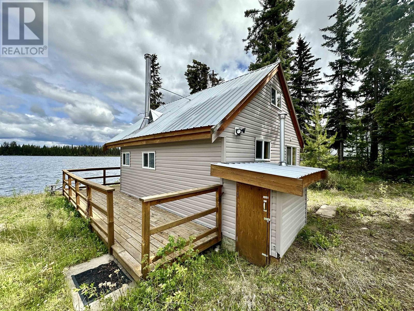 2602 Spout Lake Road, 100 Mile House, British Columbia  V0K 1T1 - Photo 1 - R2896678