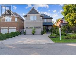 527 RAVINEVIEW Way, Oakville, Ontario