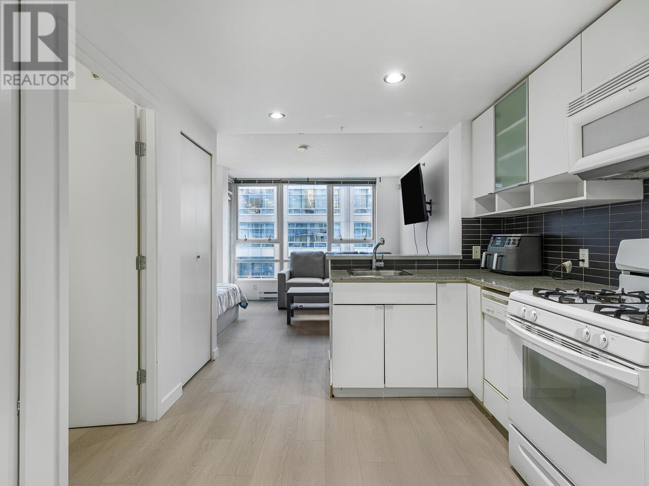 806 928 Beatty Street, Vancouver, British Columbia  V6Z 3G6 - Photo 10 - R2938146