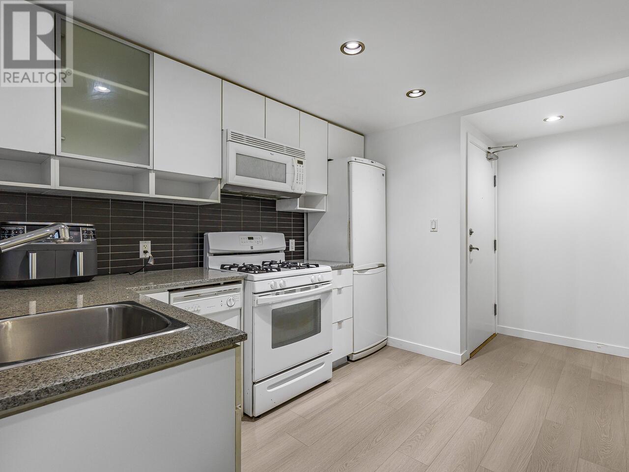 806 928 Beatty Street, Vancouver, British Columbia  V6Z 3G6 - Photo 11 - R2938146