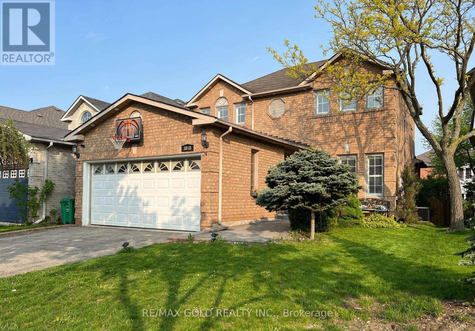 3848 PERIWINKLE CRESCENT, Mississauga, Ontario