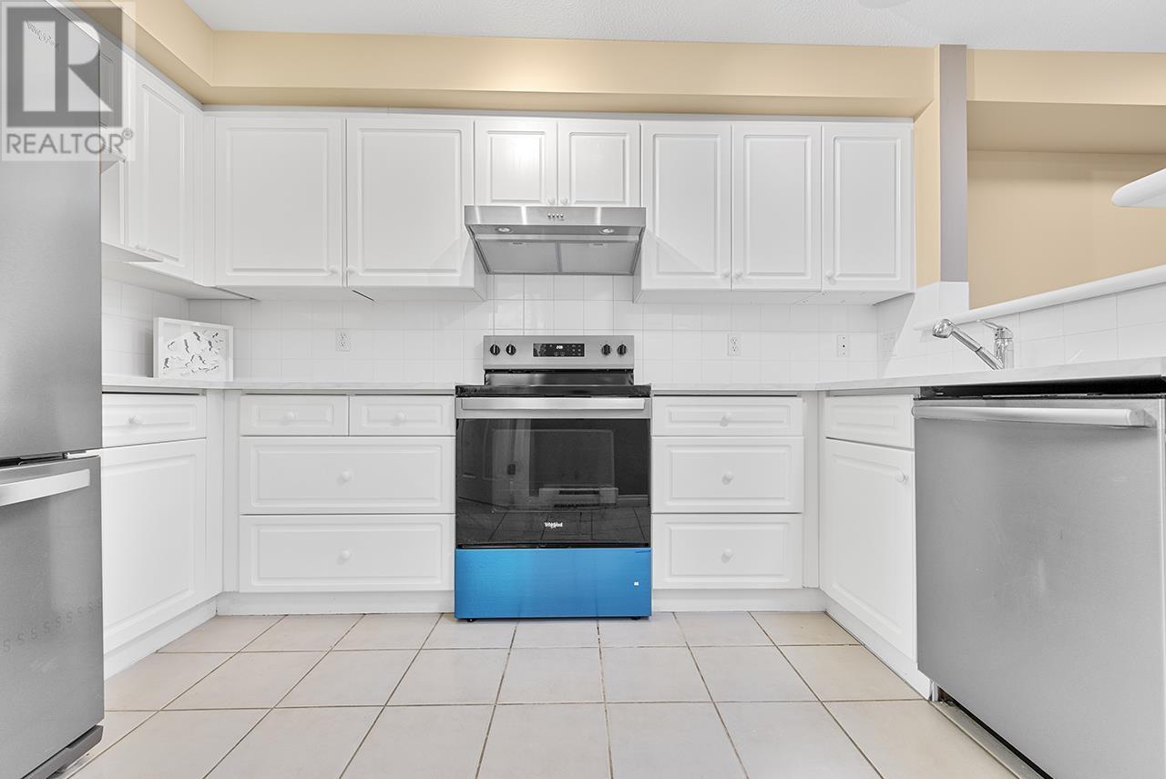 Listing Picture 4 of 31 : 216 2545 W BROADWAY, Vancouver / 溫哥華 - 魯藝地產 Yvonne Lu Group - MLS Medallion Club Member