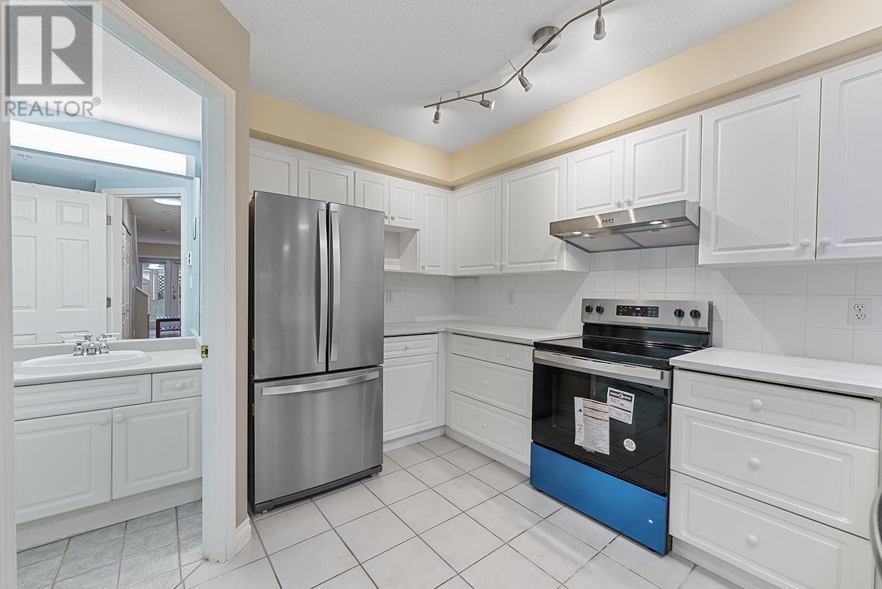 Listing Picture 5 of 31 : 216 2545 W BROADWAY, Vancouver / 溫哥華 - 魯藝地產 Yvonne Lu Group - MLS Medallion Club Member