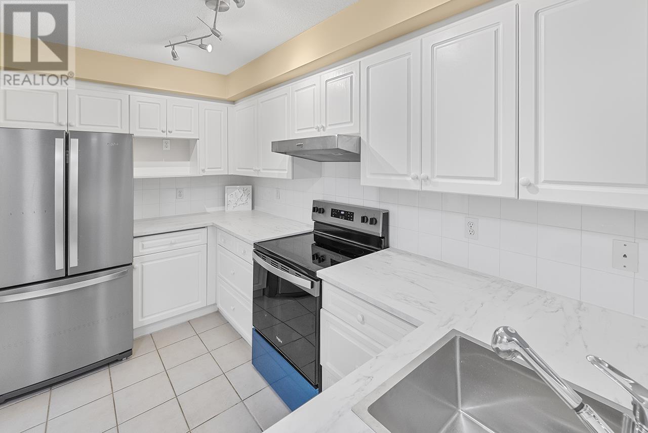 Listing Picture 6 of 31 : 216 2545 W BROADWAY, Vancouver / 溫哥華 - 魯藝地產 Yvonne Lu Group - MLS Medallion Club Member