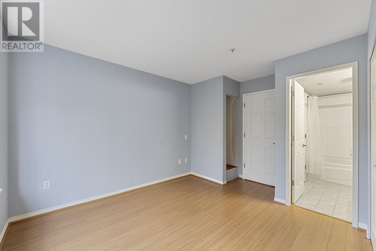 Listing Picture 17 of 31 : 216 2545 W BROADWAY, Vancouver / 溫哥華 - 魯藝地產 Yvonne Lu Group - MLS Medallion Club Member