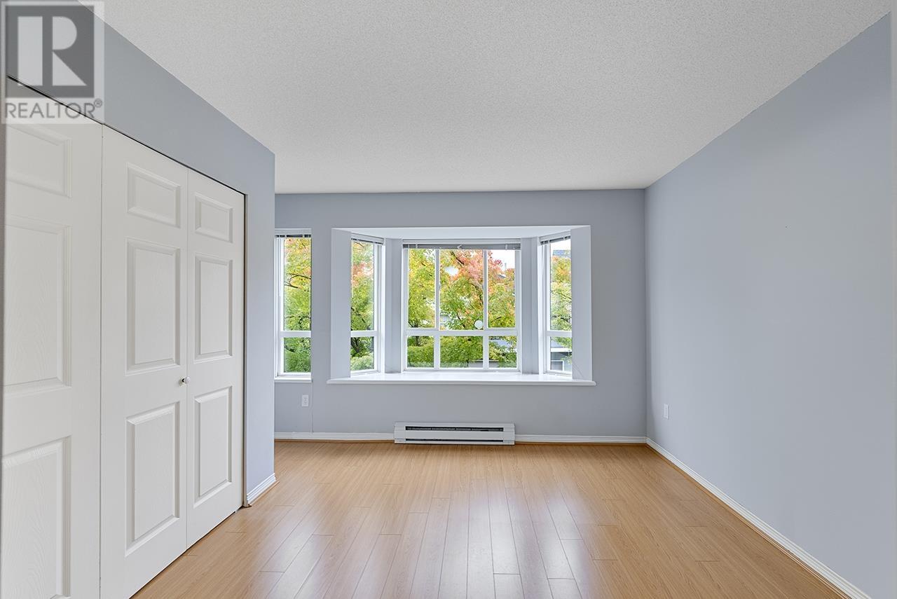 Listing Picture 16 of 31 : 216 2545 W BROADWAY, Vancouver / 溫哥華 - 魯藝地產 Yvonne Lu Group - MLS Medallion Club Member