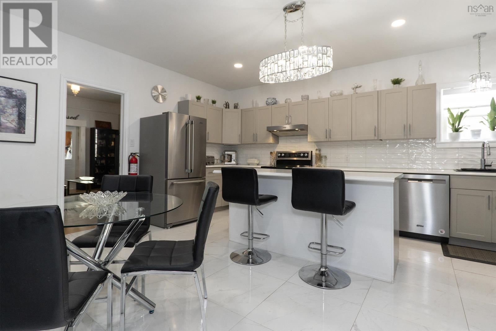 33 Pleasant Street, parrsboro, Nova Scotia