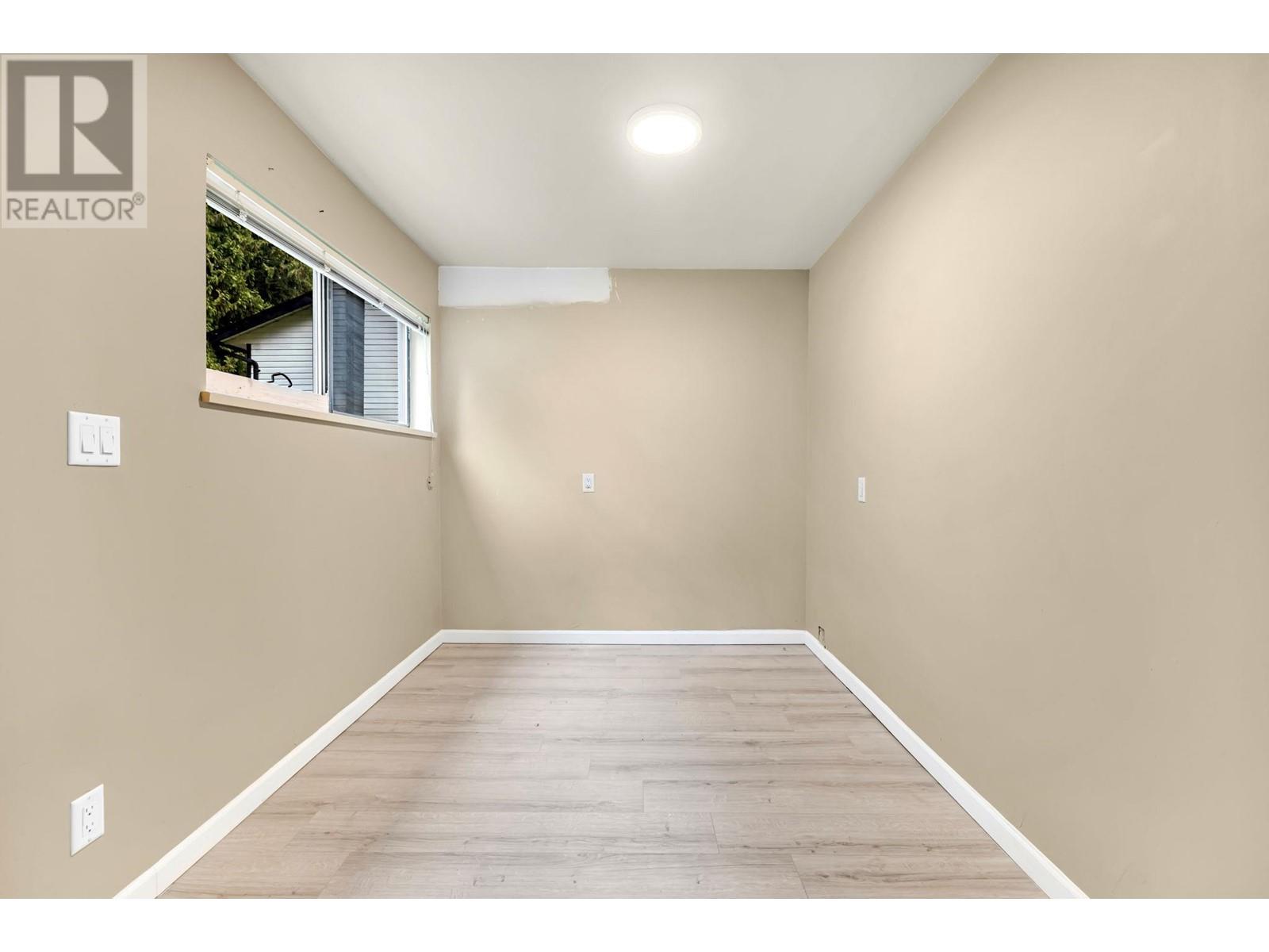 295 Solar Court, Coquitlam, British Columbia  V3K 6B3 - Photo 12 - R2937121