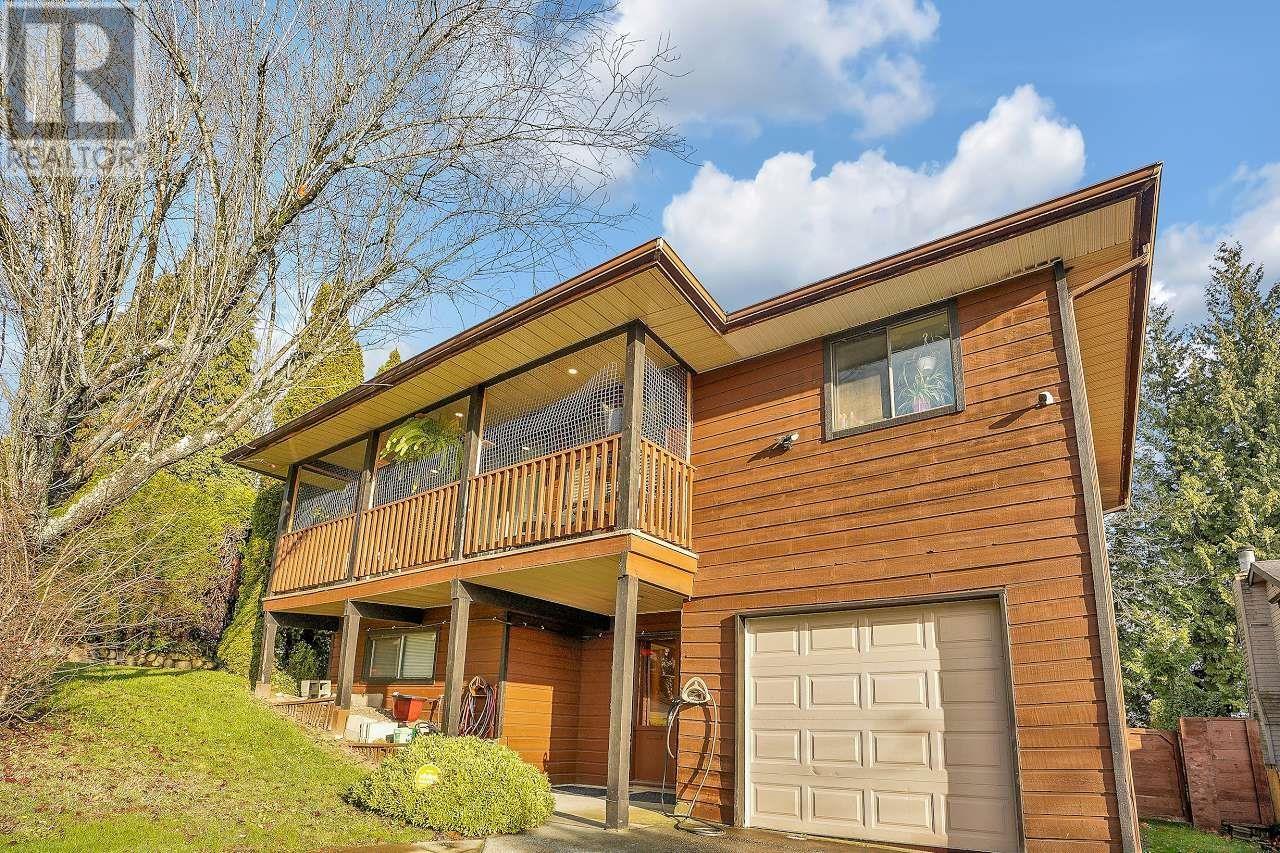 295 Solar Court, Coquitlam, British Columbia  V3K 6B3 - Photo 2 - R2937121