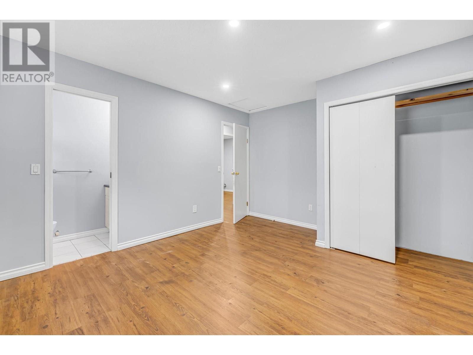 295 Solar Court, Coquitlam, British Columbia  V3K 6B3 - Photo 31 - R2937121