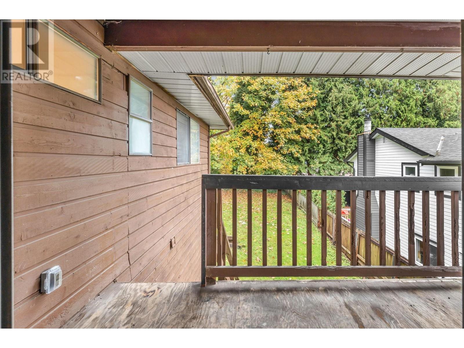 295 Solar Court, Coquitlam, British Columbia  V3K 6B3 - Photo 33 - R2937121