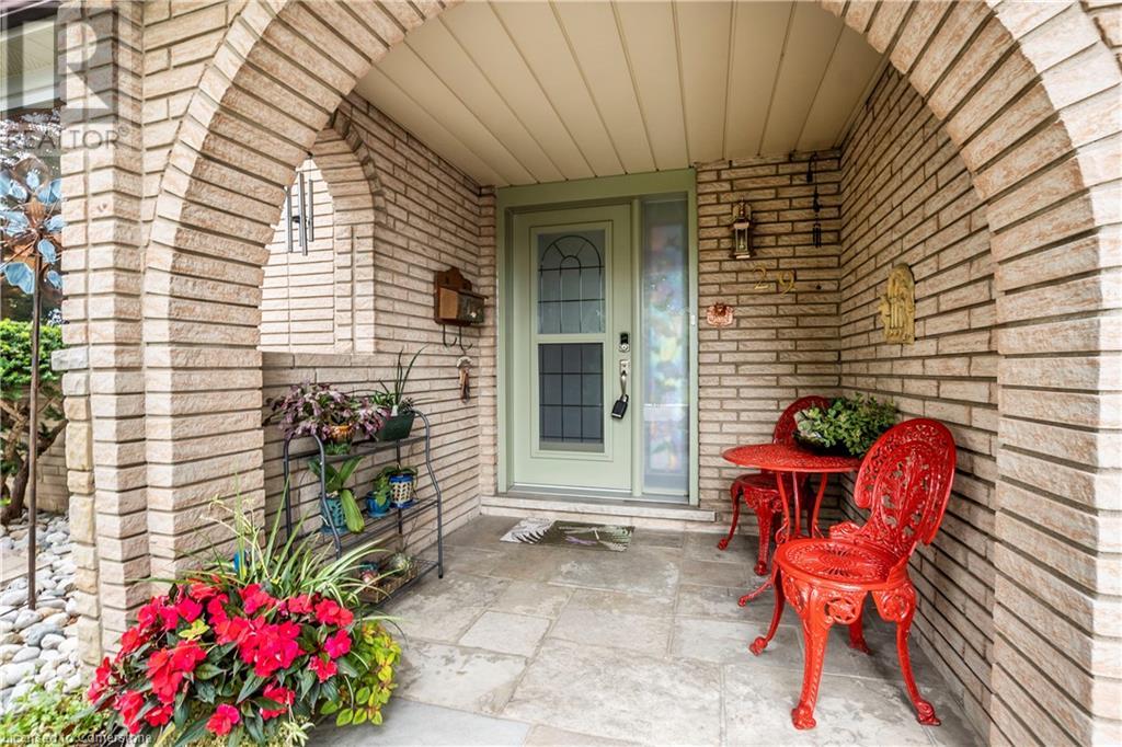 29 Abbington Drive, Hamilton, Ontario  L9C 4R2 - Photo 5 - 40667401