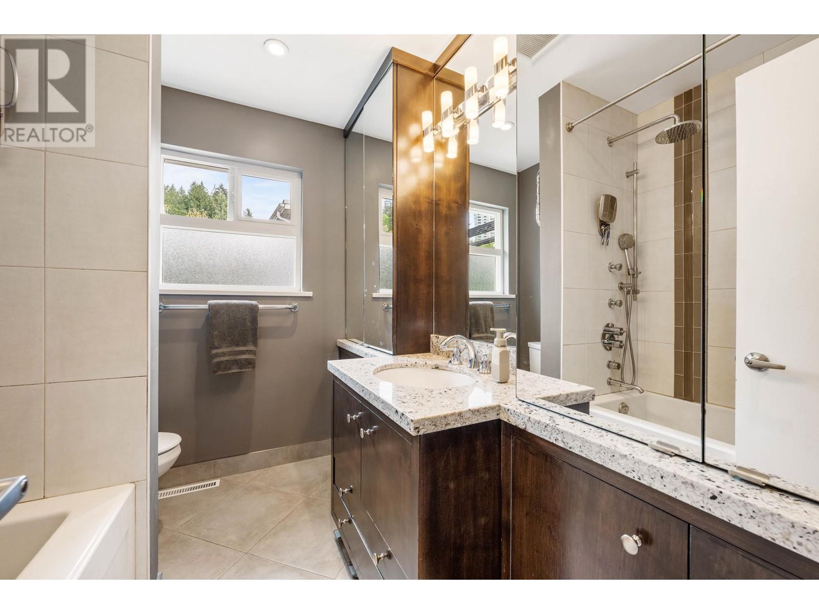 2630 Noel Drive, Burnaby, British Columbia  V3J 1J3 - Photo 19 - R2938064