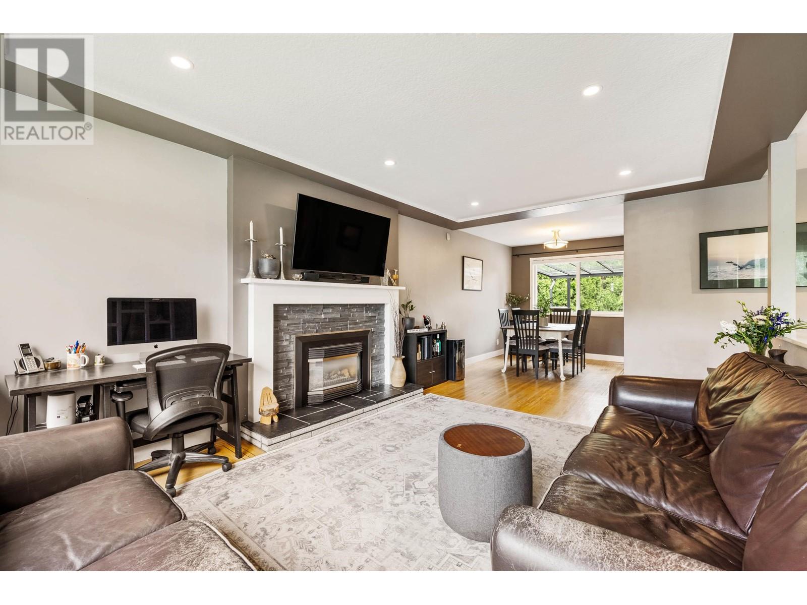 2630 Noel Drive, Burnaby, British Columbia  V3J 1J3 - Photo 8 - R2938064