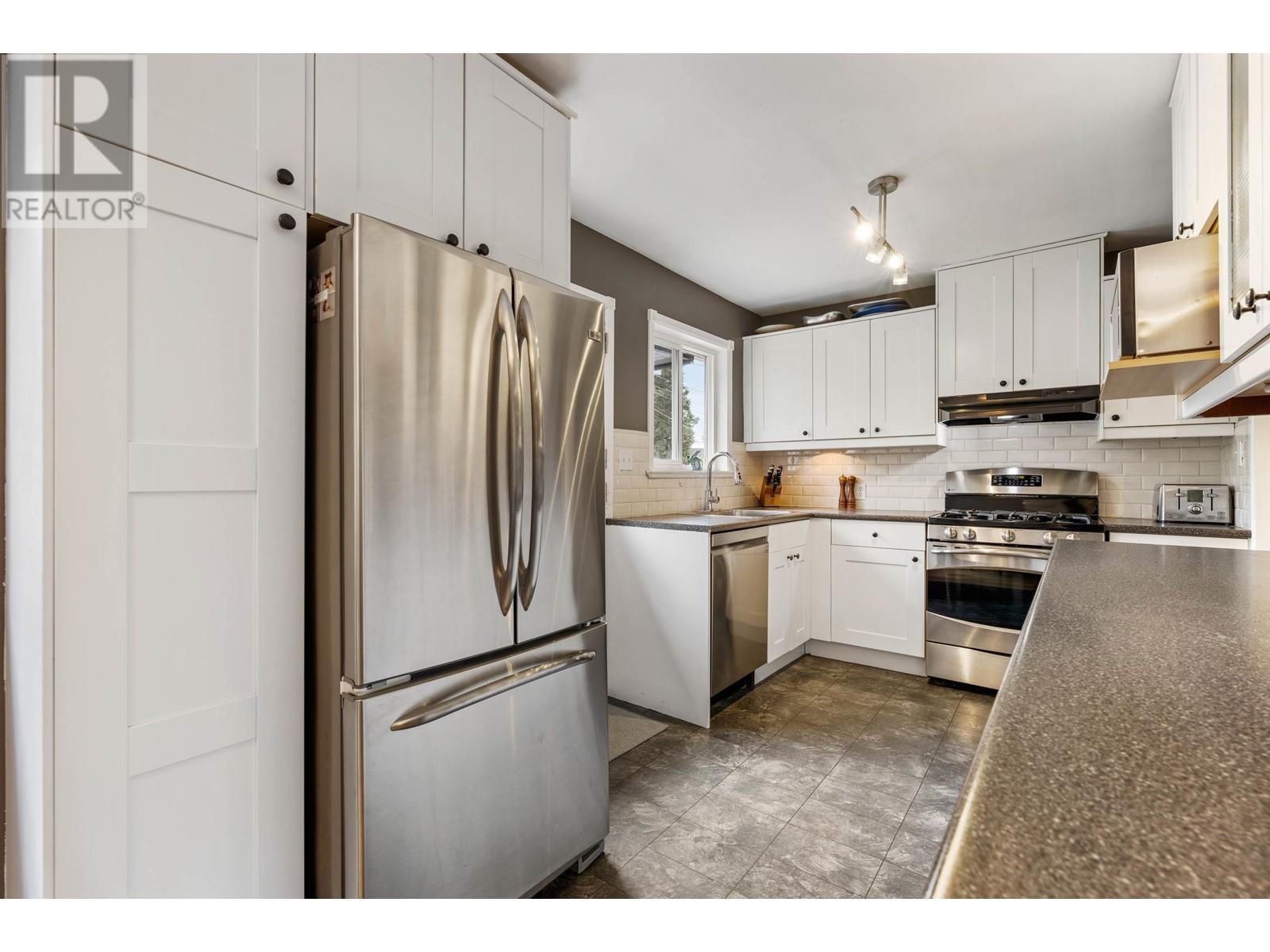 2630 Noel Drive, Burnaby, British Columbia  V3J 1J3 - Photo 12 - R2938064