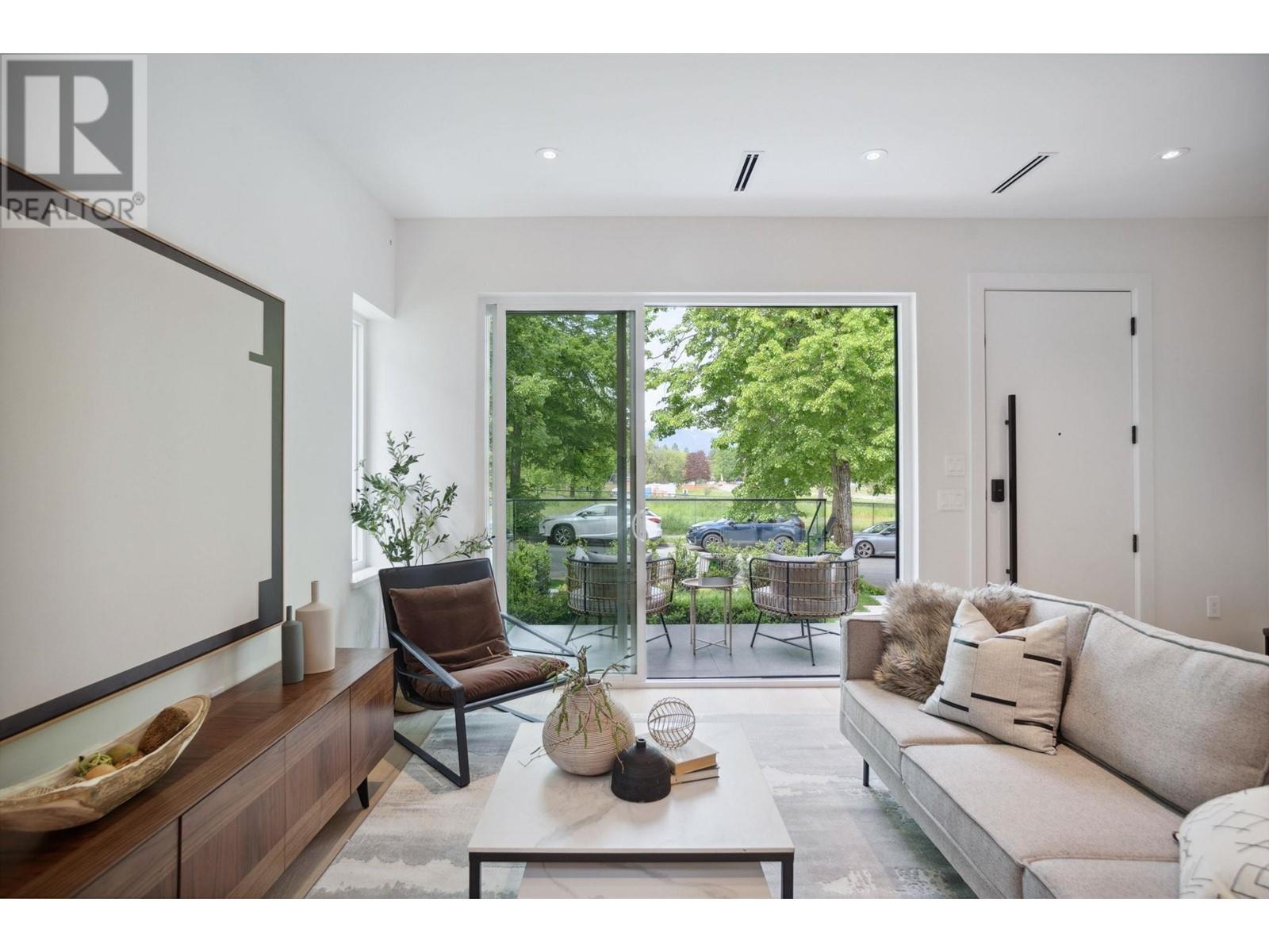 36 E 37th Avenue, Vancouver, British Columbia  V5W 1E2 - Photo 12 - R2938250