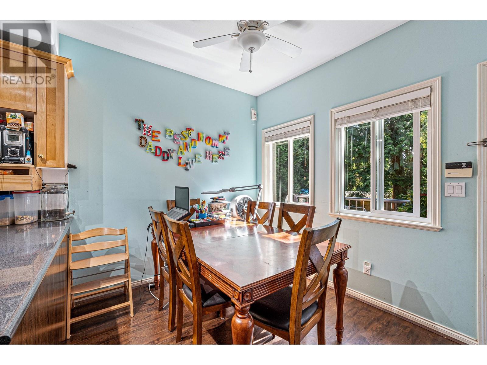 Listing Picture 12 of 39 : 6693 CANADA WAY, Burnaby / 本拿比 - 魯藝地產 Yvonne Lu Group - MLS Medallion Club Member