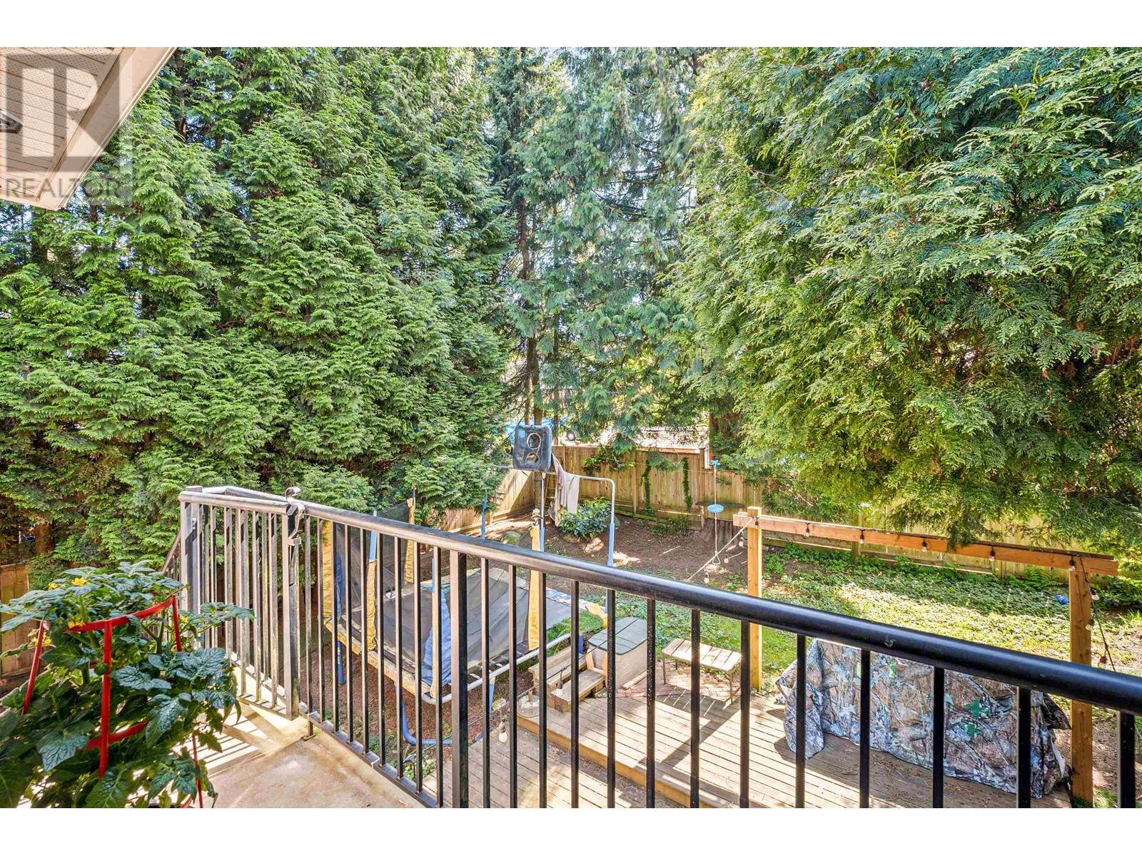 Listing Picture 13 of 39 : 6693 CANADA WAY, Burnaby / 本拿比 - 魯藝地產 Yvonne Lu Group - MLS Medallion Club Member