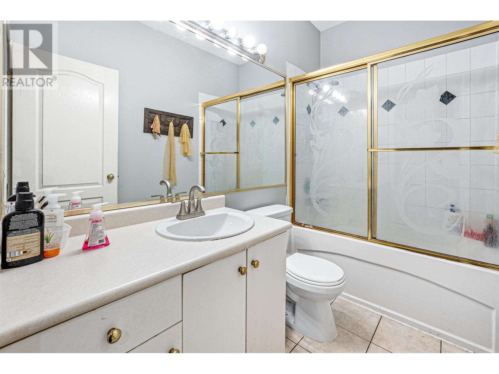 Listing Picture 29 of 39 : 6693 CANADA WAY, Burnaby / 本拿比 - 魯藝地產 Yvonne Lu Group - MLS Medallion Club Member