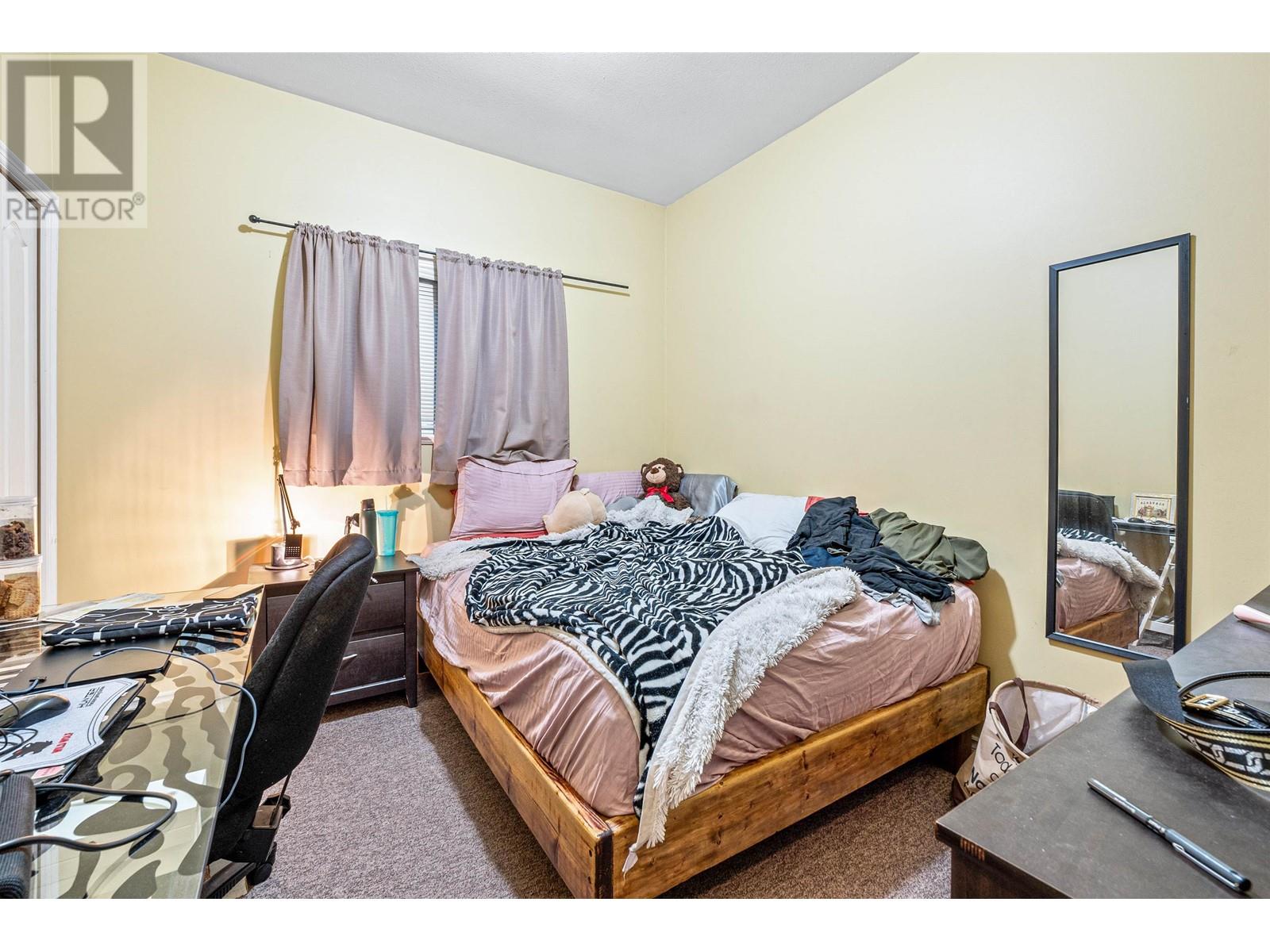 Listing Picture 31 of 39 : 6693 CANADA WAY, Burnaby / 本拿比 - 魯藝地產 Yvonne Lu Group - MLS Medallion Club Member