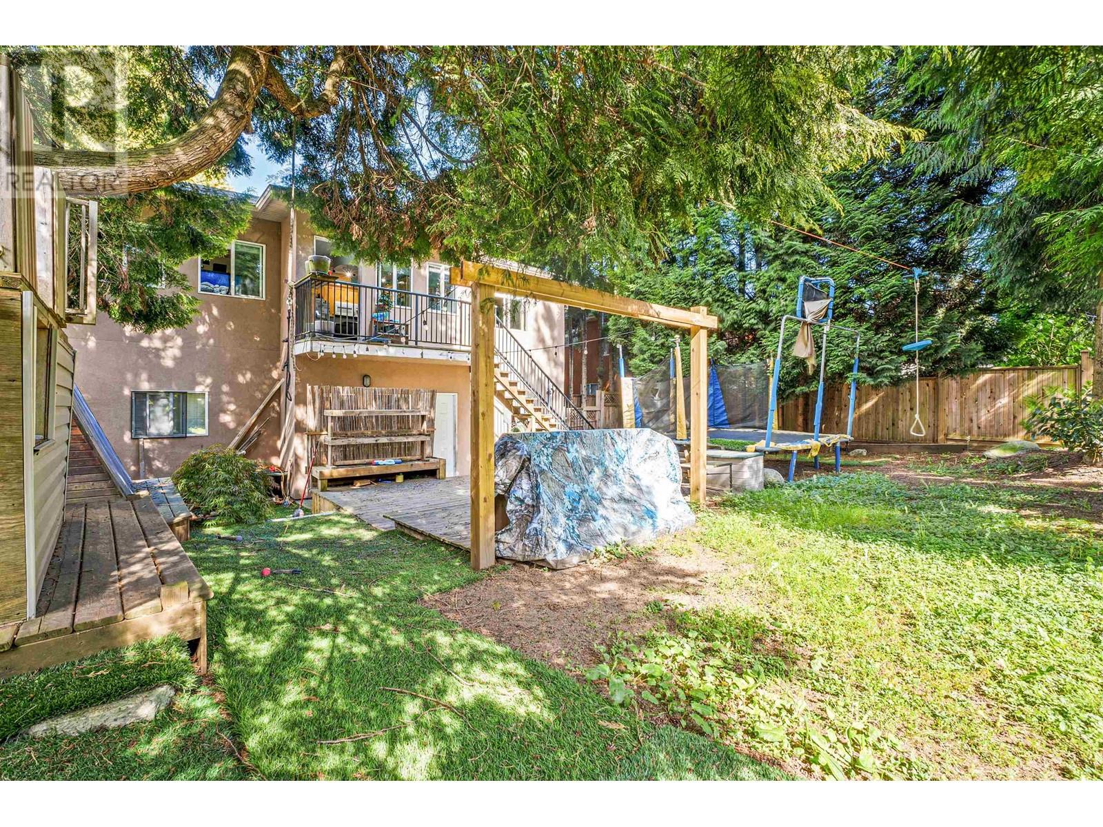 Listing Picture 32 of 39 : 6693 CANADA WAY, Burnaby / 本拿比 - 魯藝地產 Yvonne Lu Group - MLS Medallion Club Member