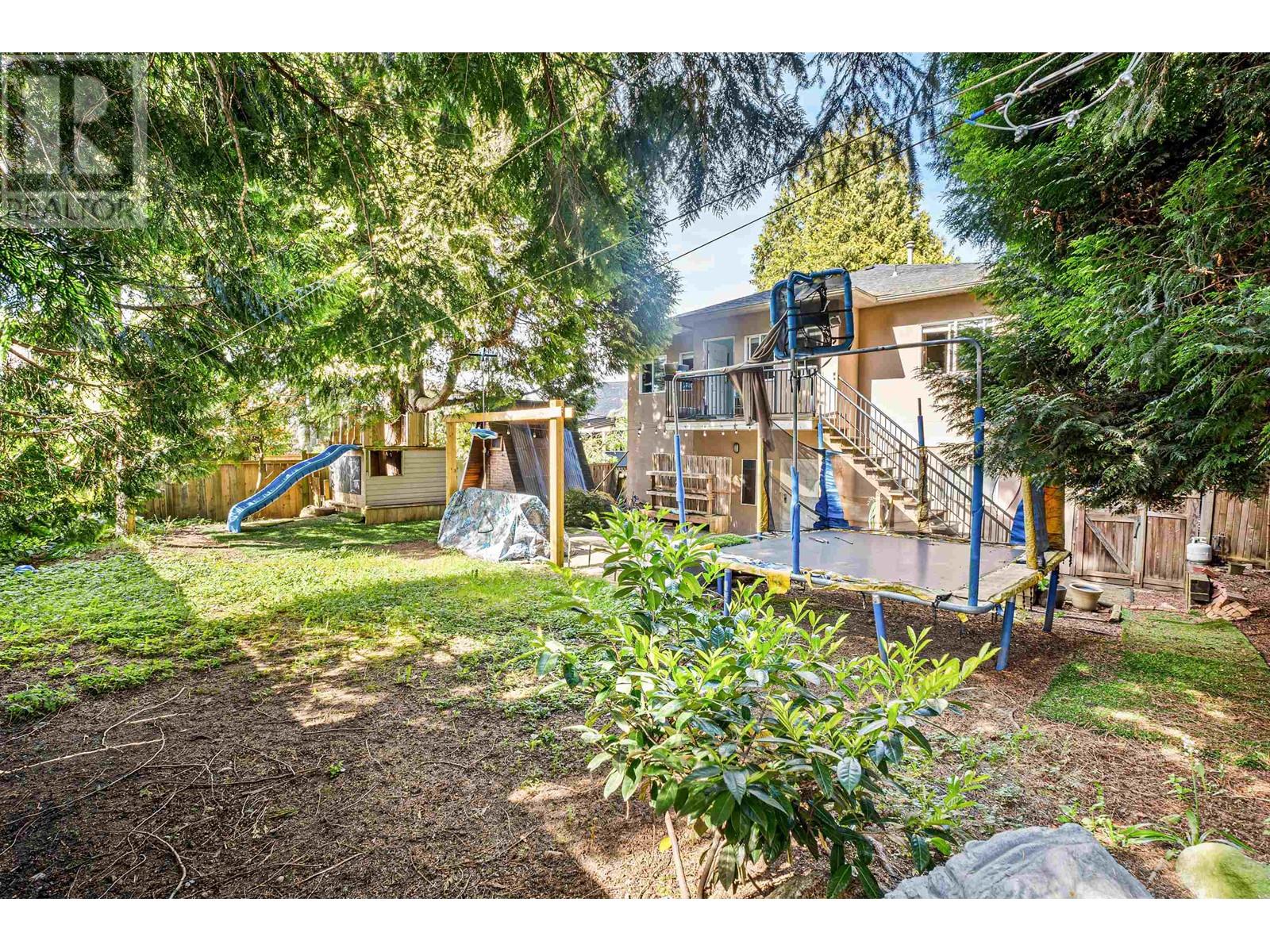 Listing Picture 33 of 39 : 6693 CANADA WAY, Burnaby / 本拿比 - 魯藝地產 Yvonne Lu Group - MLS Medallion Club Member