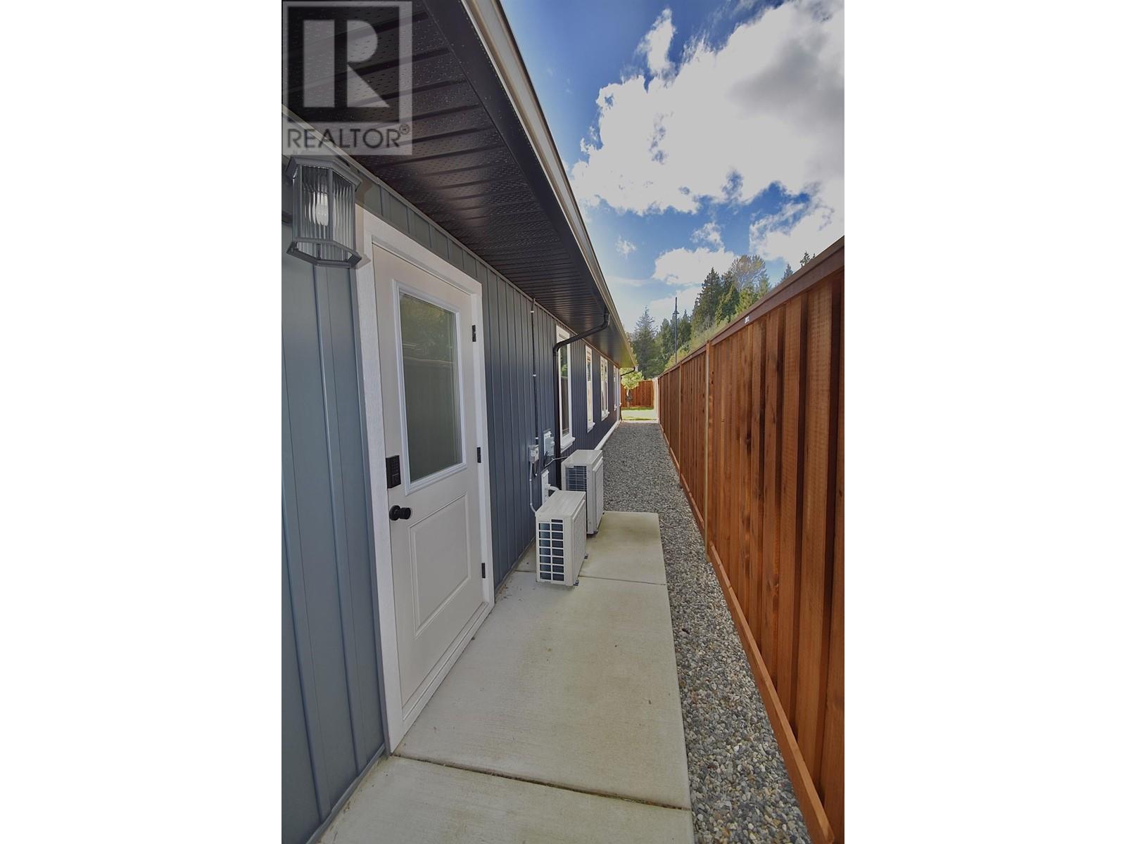 1072-74 Celia Crescent, Gibsons, British Columbia  V0N 1V7 - Photo 25 - R2938258