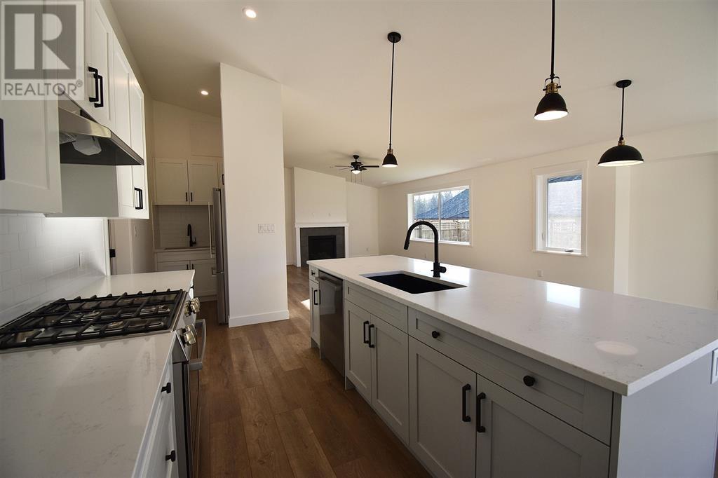 1072-74 Celia Crescent, Gibsons, British Columbia  V0N 1V7 - Photo 7 - R2938258