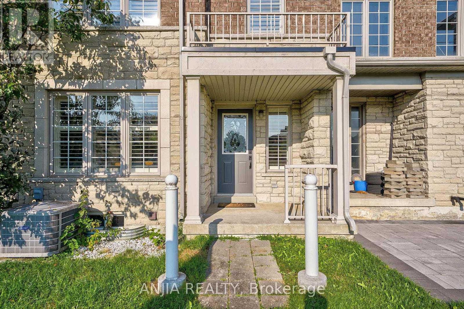 60 Thoroughbred Way, Markham, Ontario  L6C 0B6 - Photo 3 - N9507685