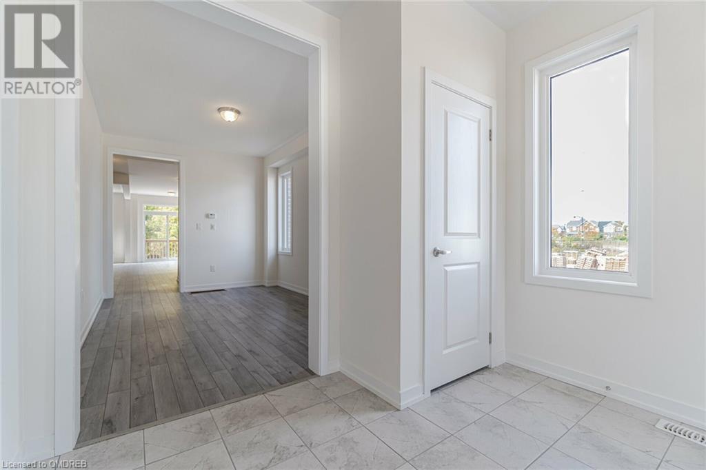1430 Rose Way, Milton, Ontario  L9E 1V7 - Photo 5 - 40667768
