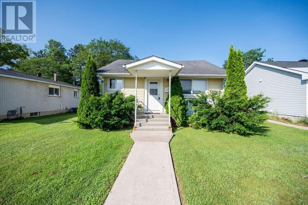 6 Glendale Avenue, Deep River, Ontario  K0J 1P0 - Photo 1 - 1417782