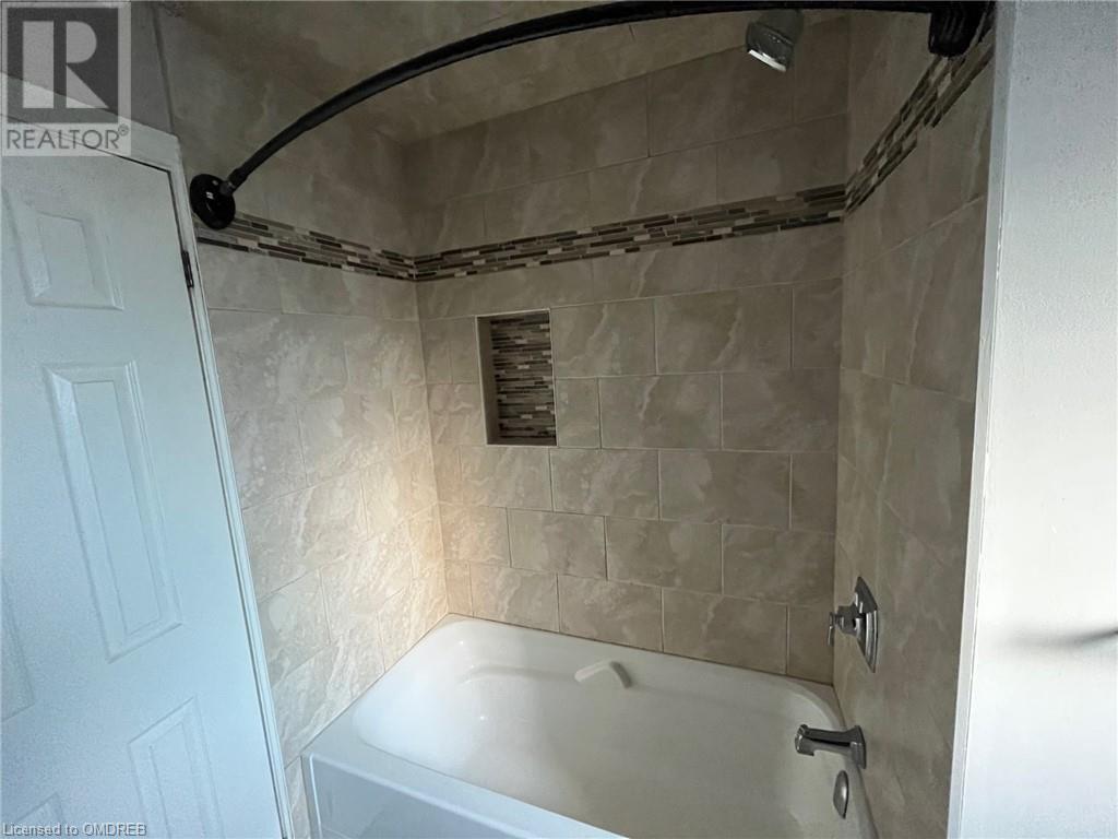 643 Gayne Boulevard Unit# Main Level, Burlington, Ontario  L7T 3W1 - Photo 8 - 40667406