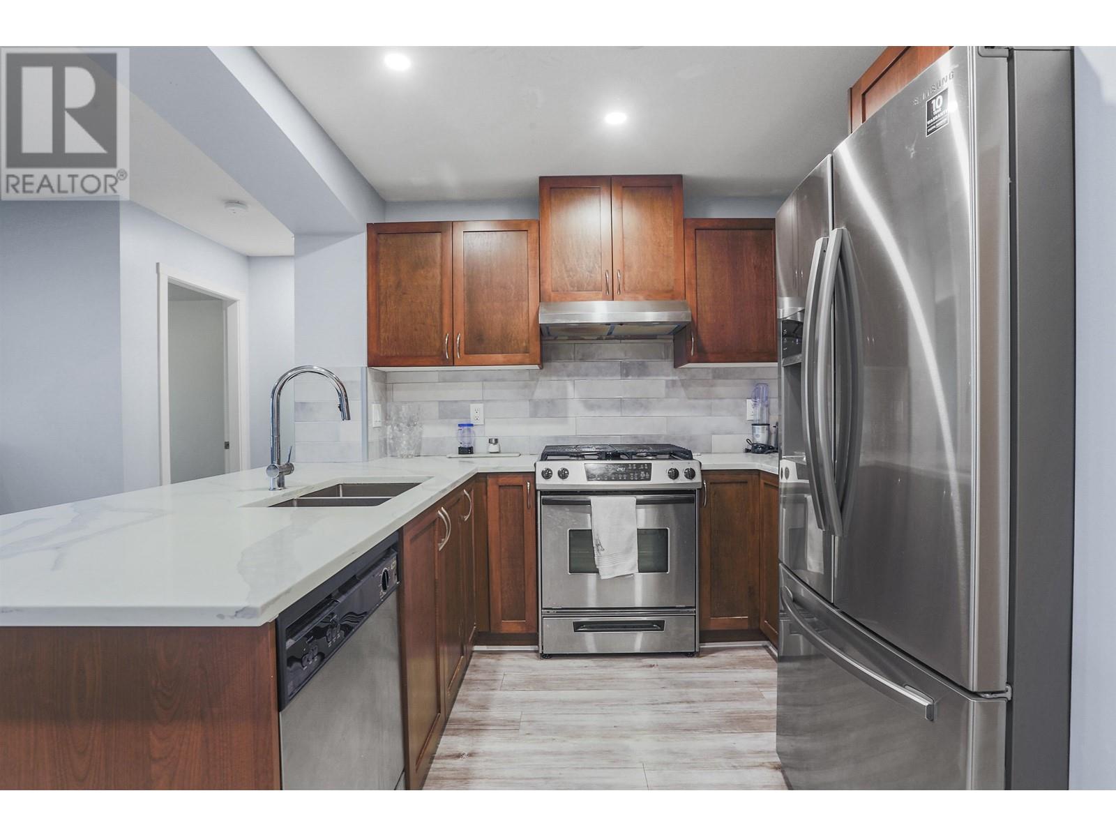 302 2951 Silver Springs Boulevard, Coquitlam, British Columbia  V3E 3S4 - Photo 4 - R2938280